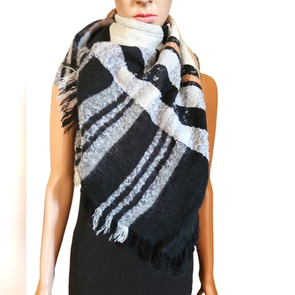 Sonoma Autumn Triangle Scarf - Picture 1 of 5